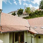 شقة فندقية Sziklavendeghaz Veszprém