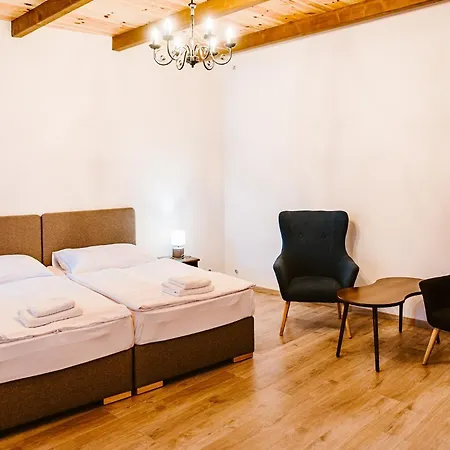 Sziklavendeghaz 3* Veszprém