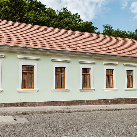 Sziklavendeghaz Apart-hotel