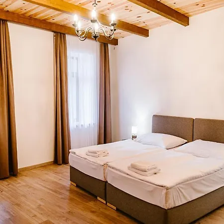 Sziklavendeghaz Apartmanhotel